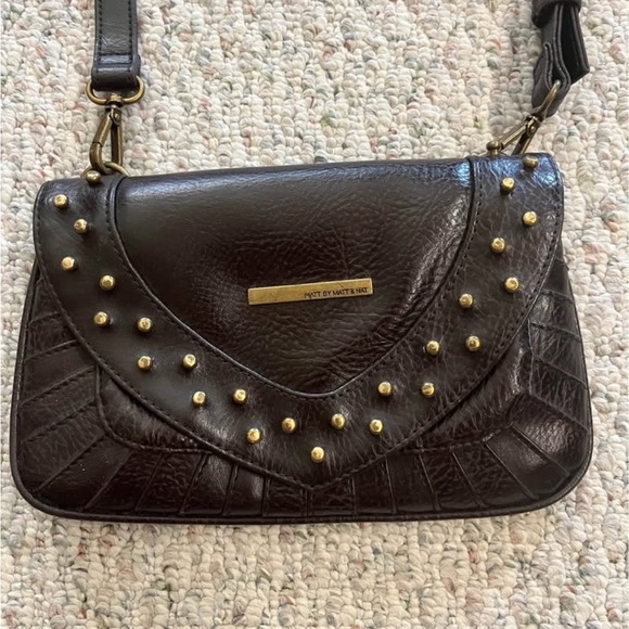 Matt & Nat crossbody purse. Brown. Magnet & zipper close. Vegan - Picture 2 of 8